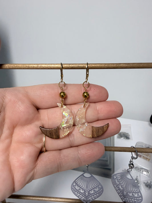 Boucles d'oreilles Lune | Bois et résine