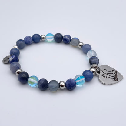 Bracelet | Between two cats
